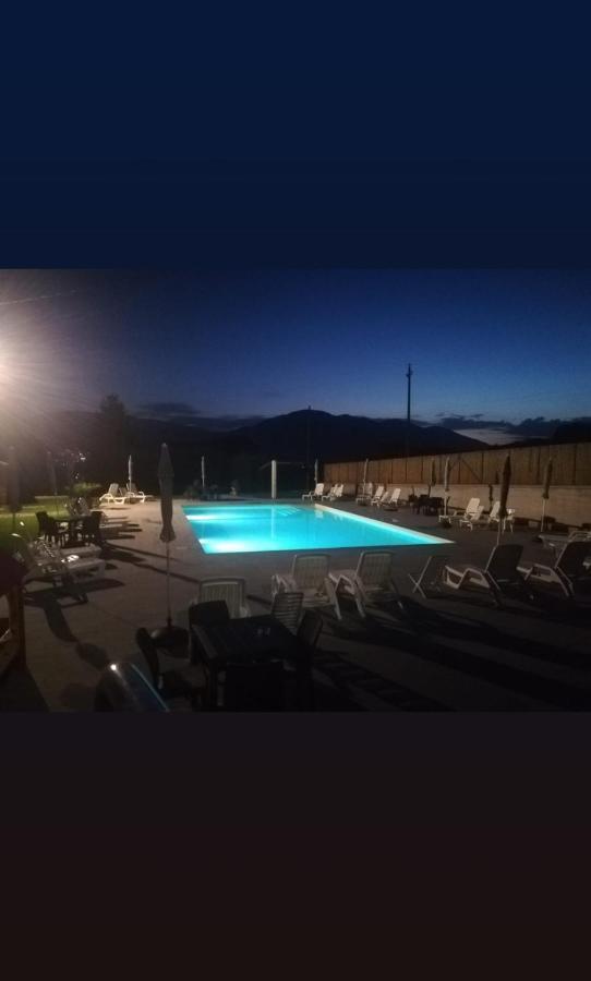 Agriturismo La Palazza サーラ・コンシリーナ エクステリア 写真