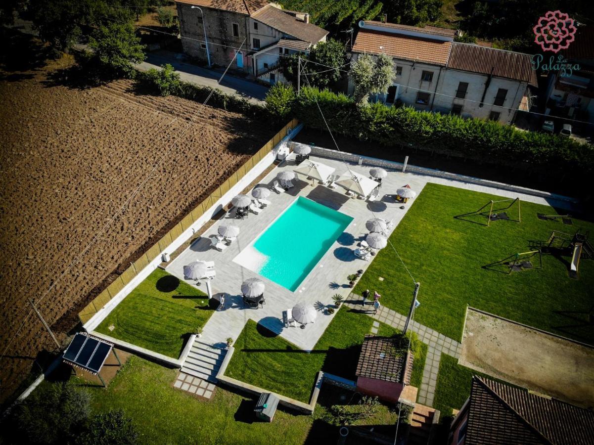 Agriturismo La Palazza サーラ・コンシリーナ エクステリア 写真
