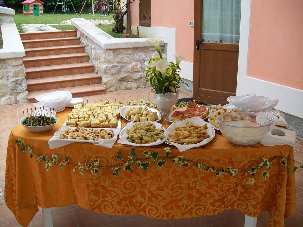 Agriturismo La Palazza サーラ・コンシリーナ エクステリア 写真