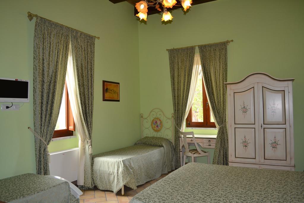 Agriturismo La Palazza サーラ・コンシリーナ エクステリア 写真