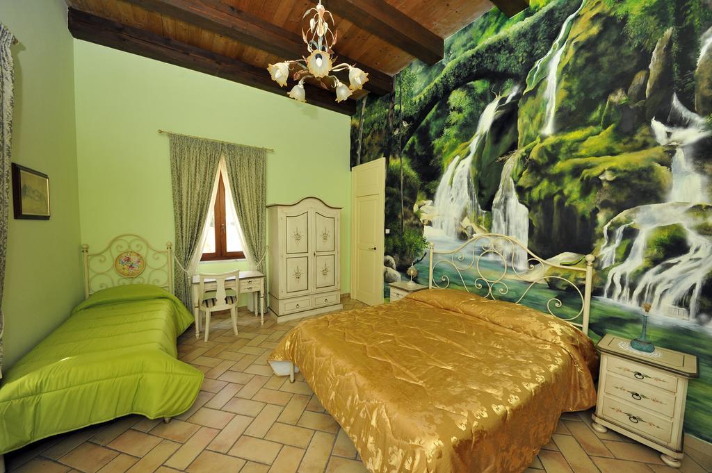 Agriturismo La Palazza サーラ・コンシリーナ エクステリア 写真